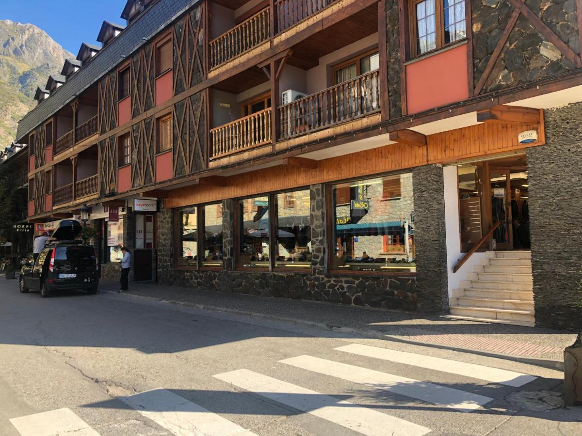 B26 - Edif Los Tilos II, 3º - Villmor Benasque Kültér fotó